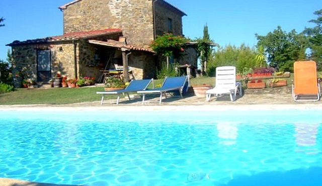 Villa Lavanda A: A welcoming two-story age-old farm house surrounded by the greenery.