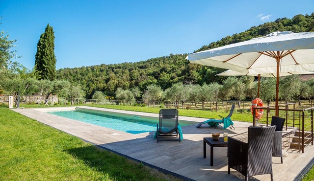 Villa Le Liscaie, private villa with pool in the Crete Seseni area. A/C & Wi-Fi!