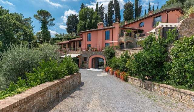 Villa Le Panteraie - villa with swimming pool between Florence and Pisa
