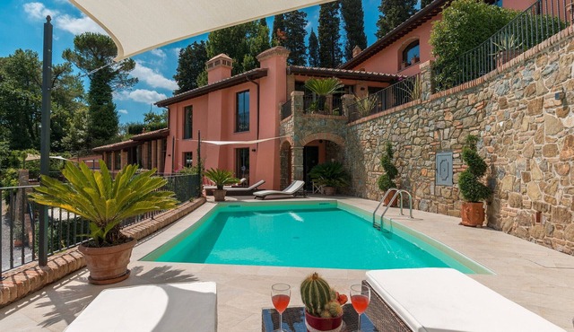 Villa Le Panteraie with Pool