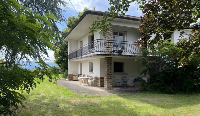 Villa 'Le Perthuis' with Mountain View, Shared Terrace and Wi-Fi