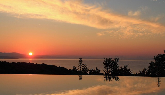 Villa Lefki – spacious contemporary villa with XL infinity pool