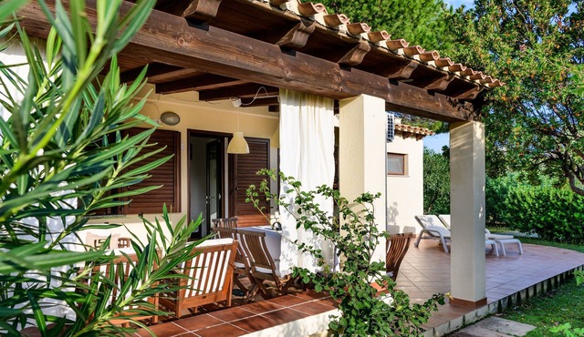 Villa 'Leonilde' with Private Terrace, Wi-Fi and Air Conditioning