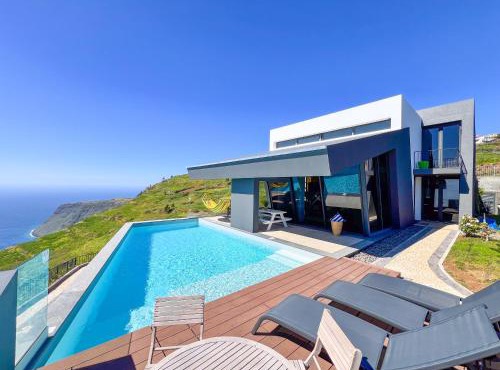 Villa Leonor Cliffside Retreat