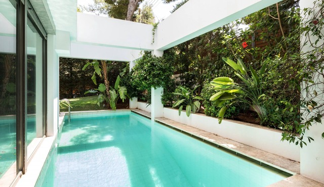 Villa Lillium with pool & garden by JJ Hospitality-