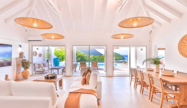 Villa Lily Blue: Spacious and Elegant, Heated Pool, Sea View, 4 Bedrooms