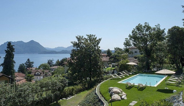 Villa Liside, fully refundable with voucher*: A charming three-story villa situated on a promontory facing the lake, with Free WI-FI.