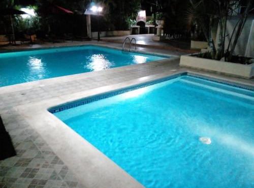 Villa Los Almendros - 2 private pools tennis pickle ball