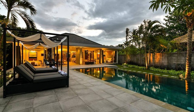 Villa Lou - Luxury Villa By The Beach