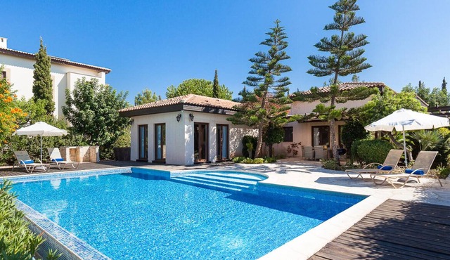 Villa Loukoumi - Three Bedroom Resort, Sleeps 6