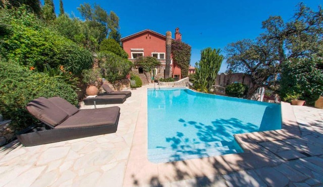 Villa lours