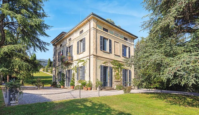 Villa Lucini 1886 "Garden Apt.", close to Lake Como & Milan