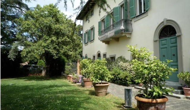 VILLA LUISA WITH BIG POOL AND AC