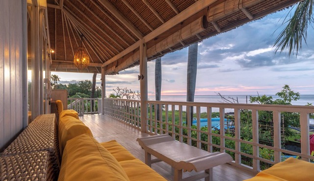Villa Lumbung - Private, Amazing & Authentic Beachfront Villa