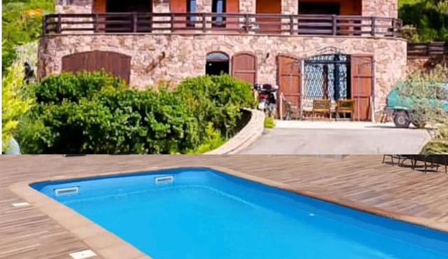 Villa Luna e' Pedra - Suites Esclusive in Villa con Vista sulla Baia di Alghero e Piscina, Jacuzzi privata