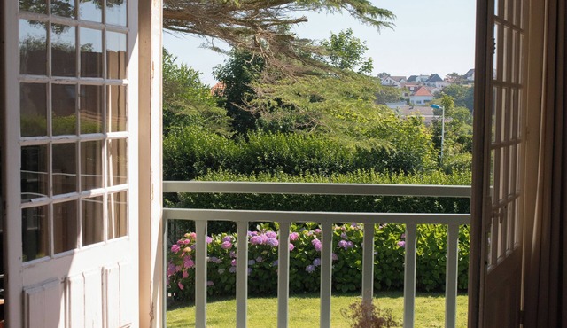 Villa Ma Normandie, garden and beach Mesnil Val