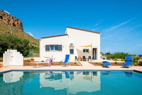 Villa Maguetta with private pool in Scopello