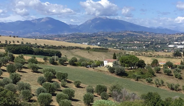 Villa Maise sleeps 8 in 4 Bedrooms, 3 Bathrooms, Stunning Views, 3km from Beach