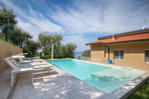 Villa Malù - APT Mara - Piscina e vista lago