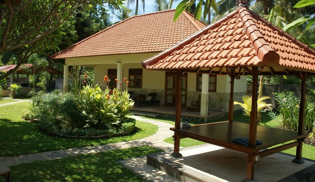 Villa MaLiNa- 2 private houses for family with 4-bedrooms, in north of Bali