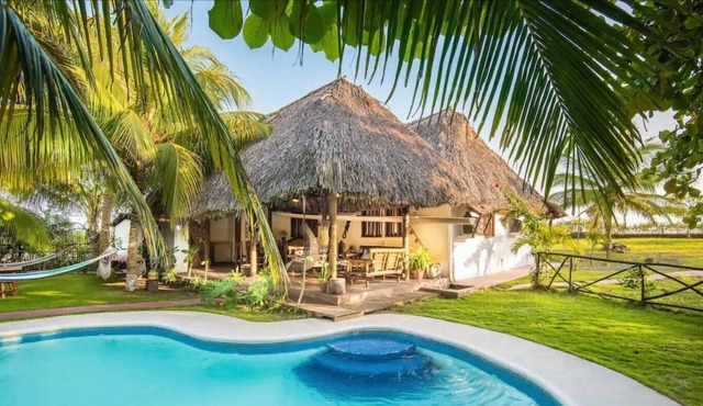 Villa Mango - Three Bedroom House, Sleeps 9