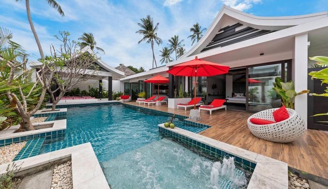 Villa Mango with staff (brand new)