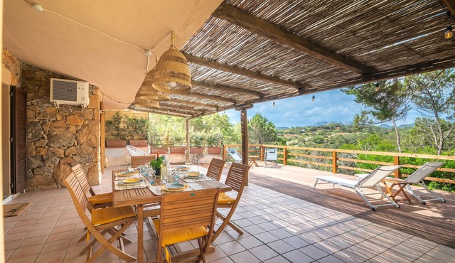 Villa 'Mannu' with Private Terrace and Air Conditioning