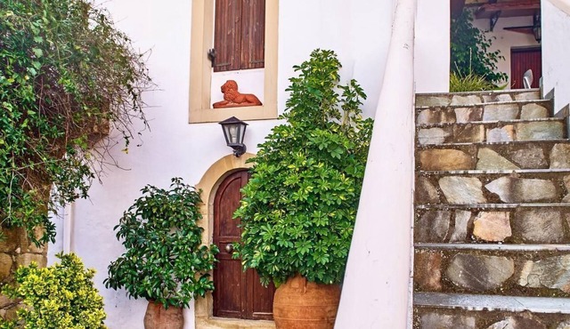 Villa Manthos Traditionelles Kretisches Herrenhaus by Interhome