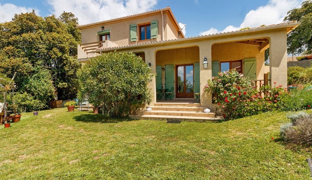 Villa “Mare E Monti” with Sea View, Private Terraces, and Wi-Fi