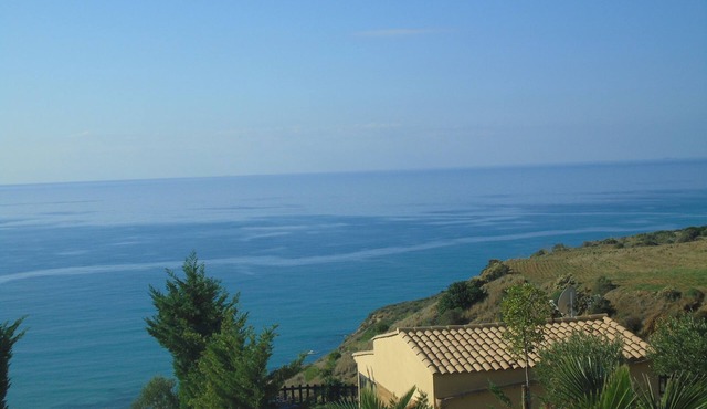 Villa Margherita with sea view/STARLINK connection, air conditioning.