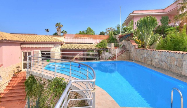 Villa Margo - Three Bedroom Villa, Sleeps 6