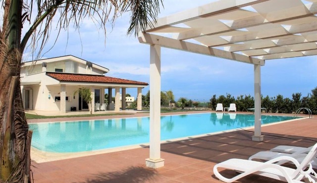 Villa Maria - Exclusive use Villa with pool