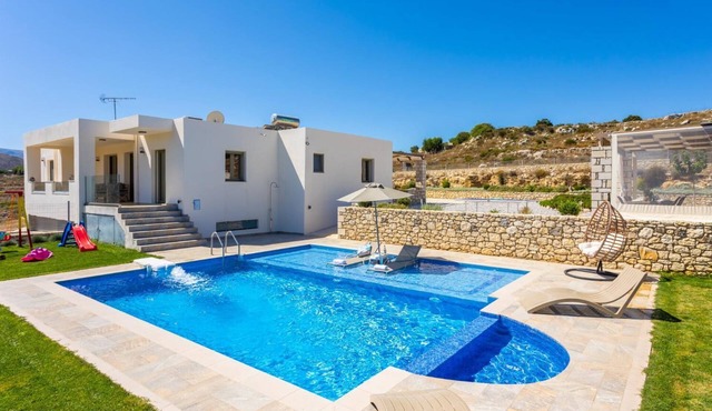 Villa Marielia - Three Bedroom Villa, Sleeps 7
