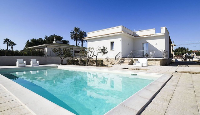 Villa Marsala - with private pool, A/C, WIFI, near the Sea