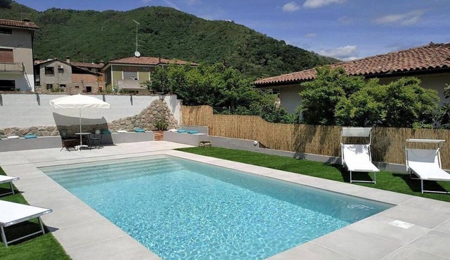 Villa Marsica E: A modern and graceful two-story apartment immersed in a splendid landscape, in the heart of a wonderful little town, with Free WI-FI.