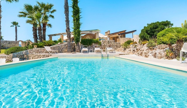 Villa Matilda - Four Bedroom Villa, Sleeps 8