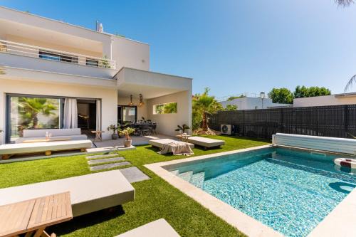 Villa Maya Rooftop beach access heated pool