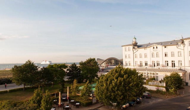 Villa Meerblick Warnemünde - Ferienwohnung mit Meerblick in erster Reihe zum Strand und Promenade