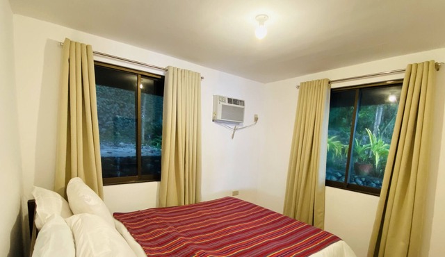 Villa Milagros Dive Inn Anilao Main House - BEACHFRONT