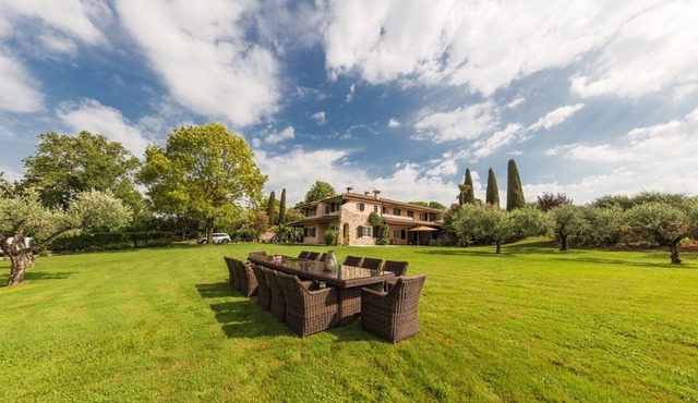 Villa Minerva - Luxurious and private villa in the Lazise hills with swimming pool