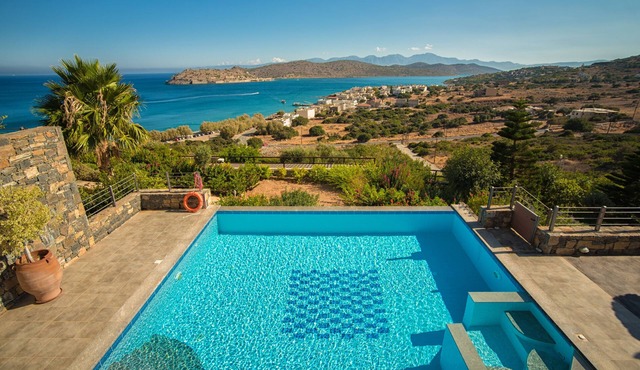 Villa Mirabello 3 bedroom villa - 200m from the beach