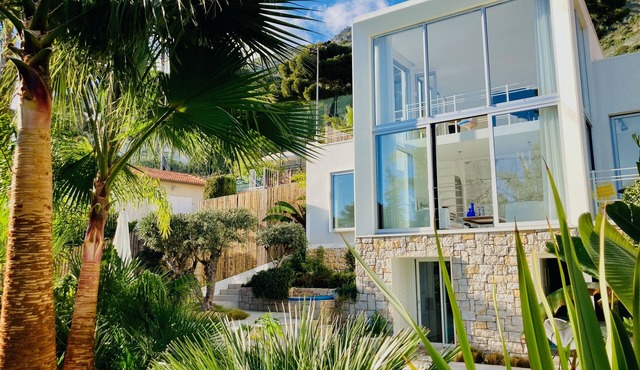 Villa MIRANO - Charm & relaxation by the sea.