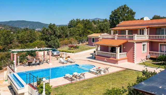 Villa Mirela Megali