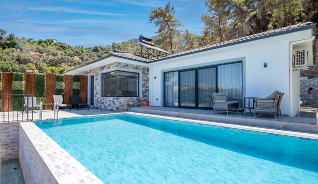 Villa mit Infinitypool in Fethiye Faralya by Interhome