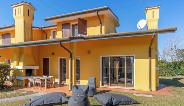 Villa mit Klimaanlage und Garten