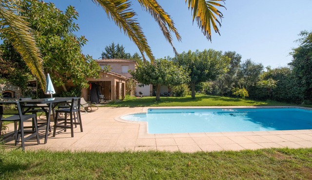 Villa 'Moderne Afa' with Mountain View, Wi-Fi and Air Conditioning