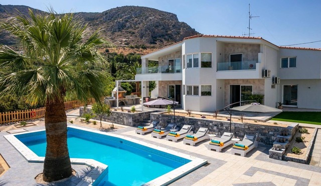 Villa Monroe by Villa Plus