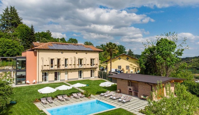 Villa Monteu - Eight Bedroom Villa, Sleeps 18