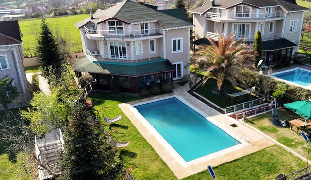 VILLA MOON