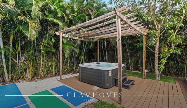 Villa Moonlight | Pool Jacuzzi BBQ Pickleball